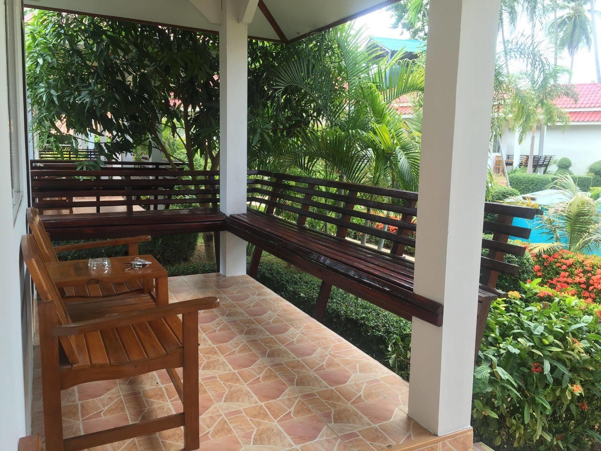 Hana Lanta Resort 2*