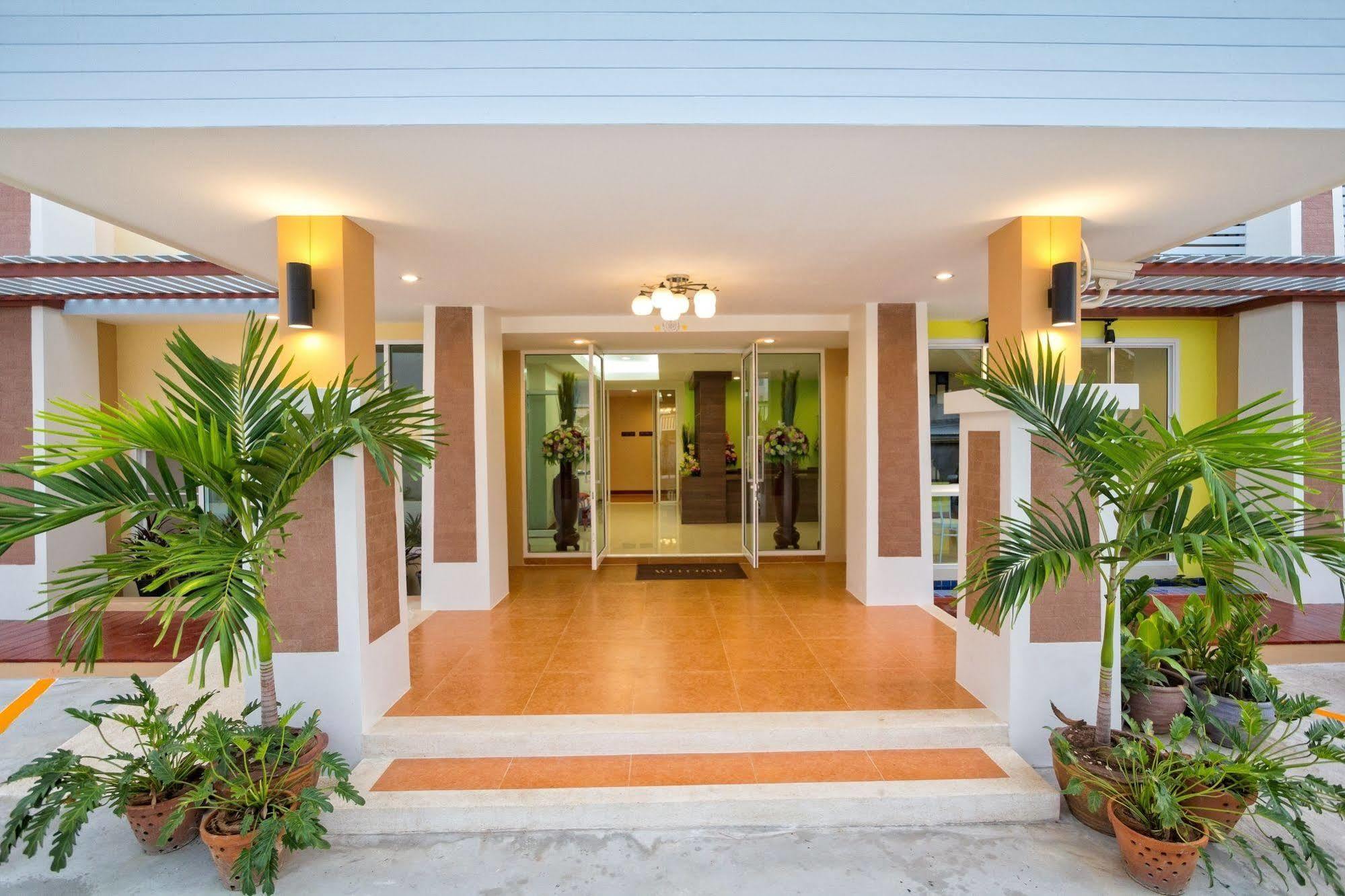 Takanta Place Aparthotel