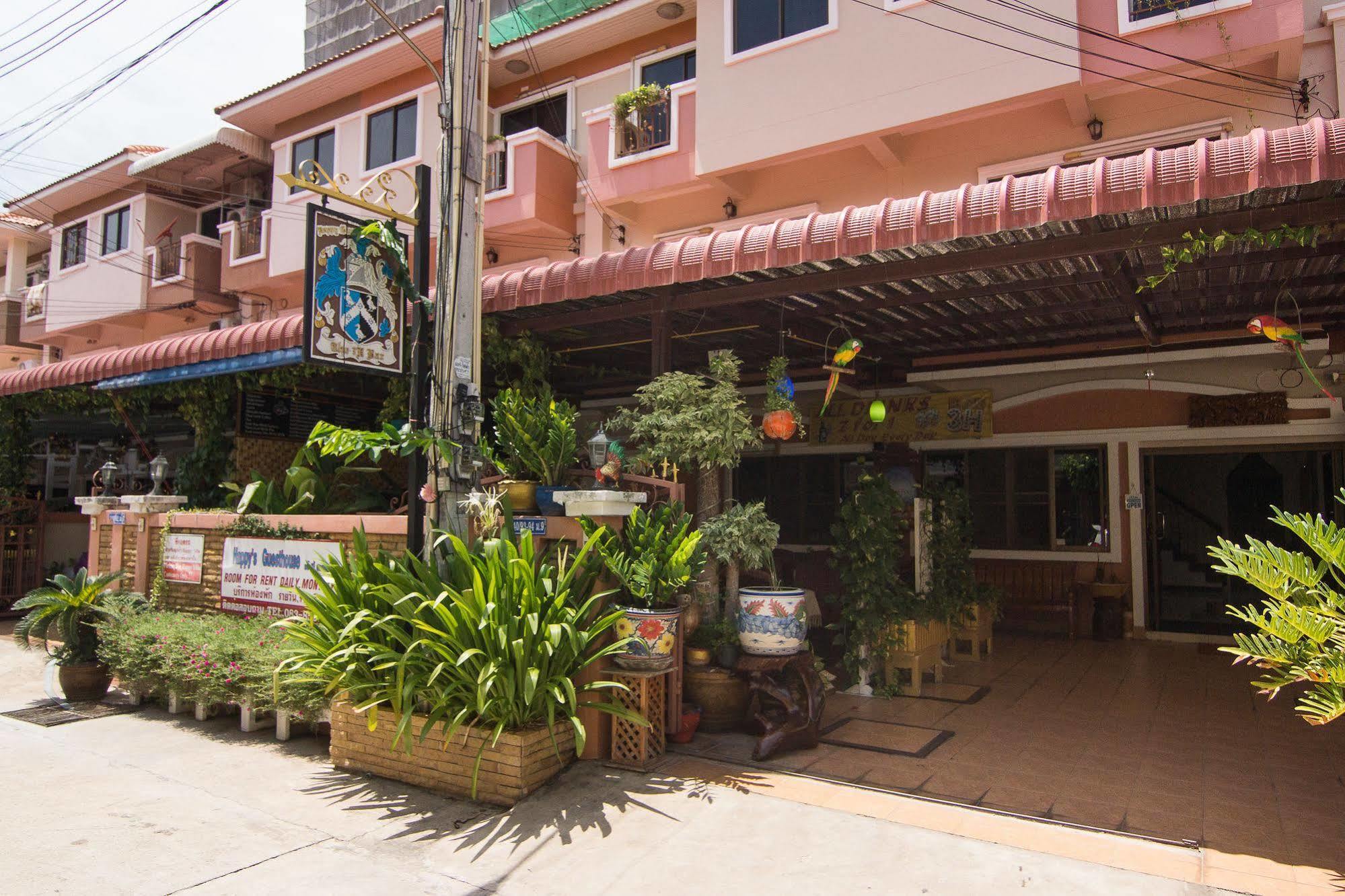 Happys Guest house 2*