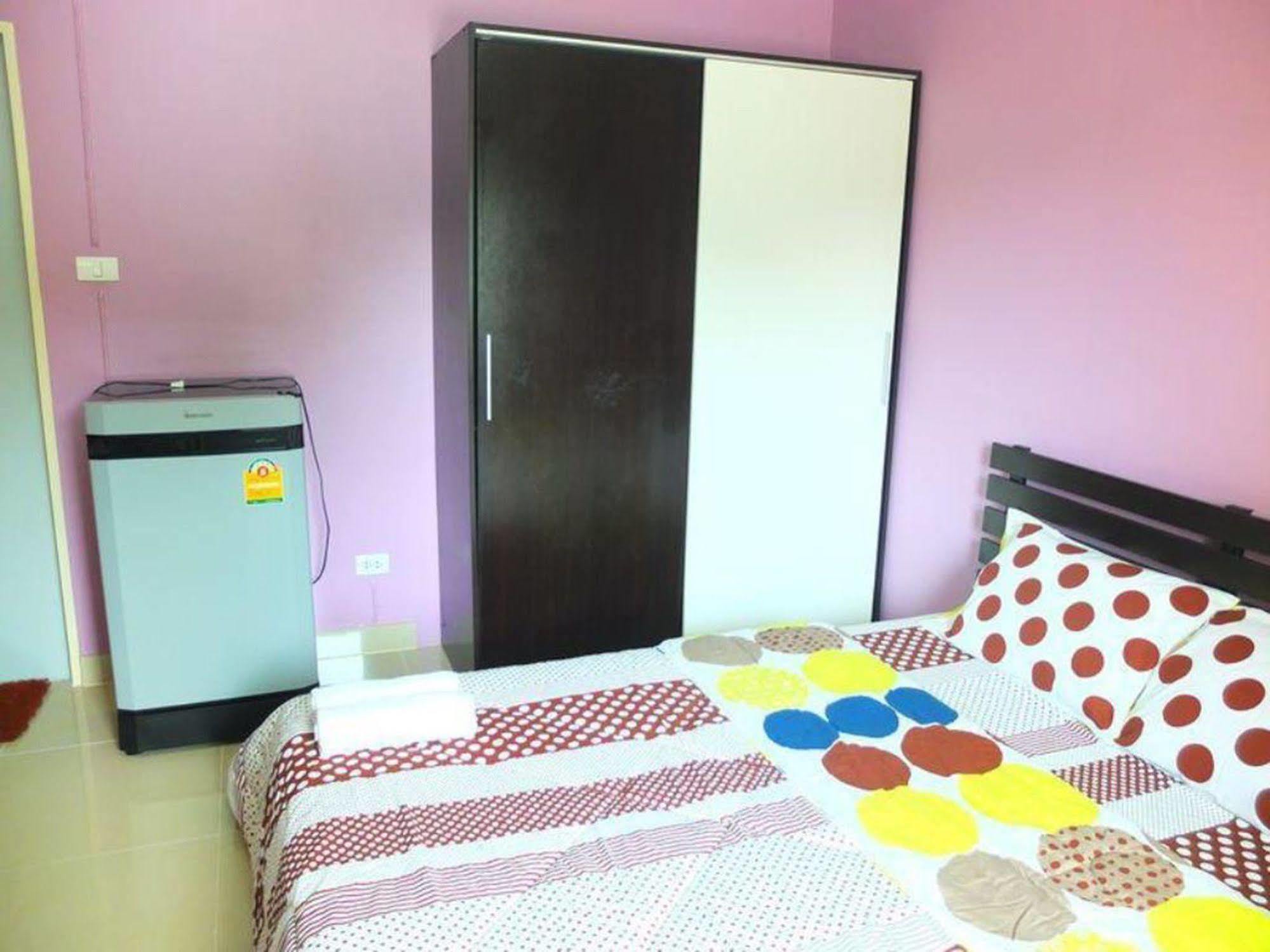 Wongsaisiri Townhome Hotel