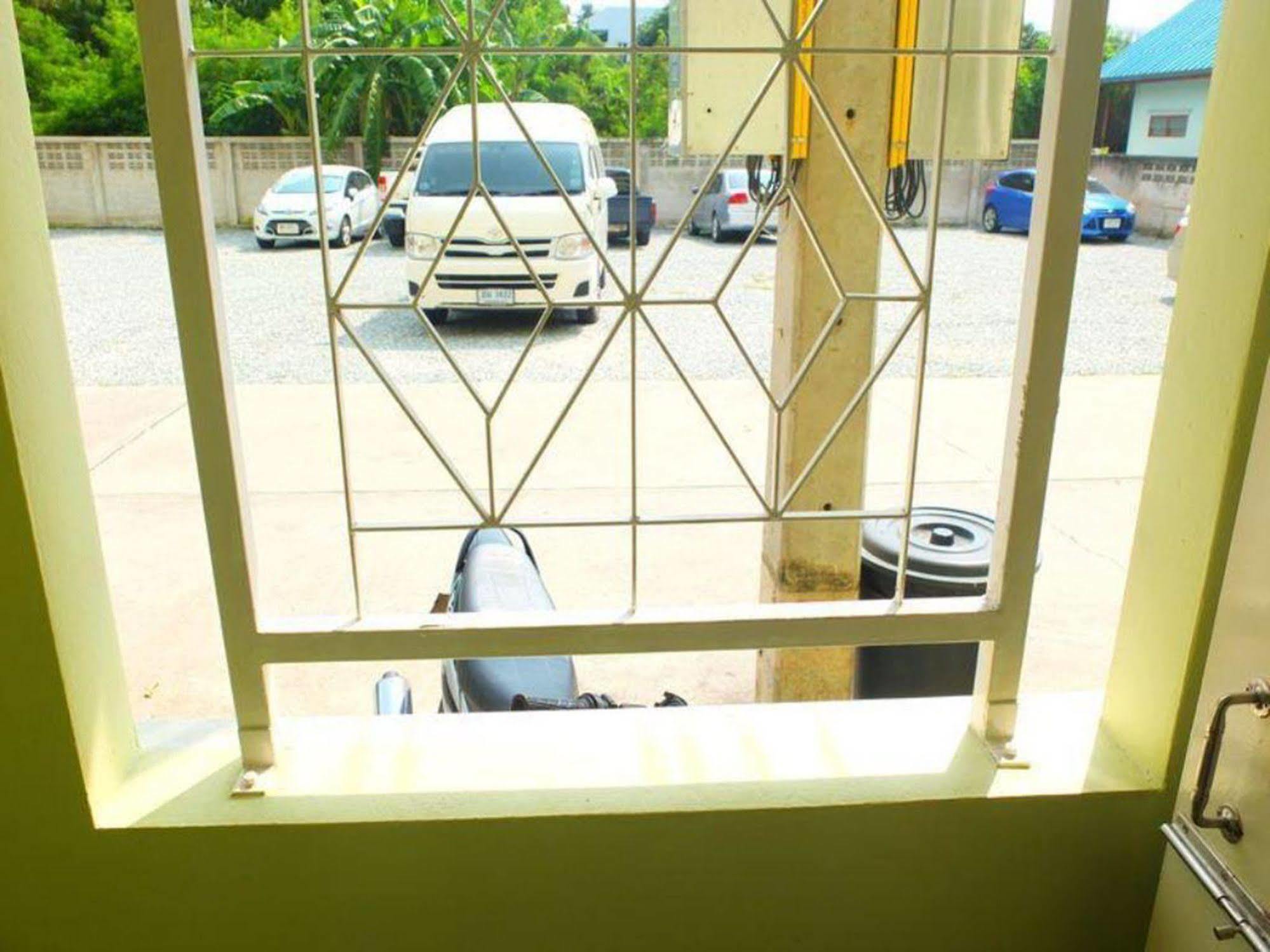 Wongsaisiri Townhome Hotel 2*