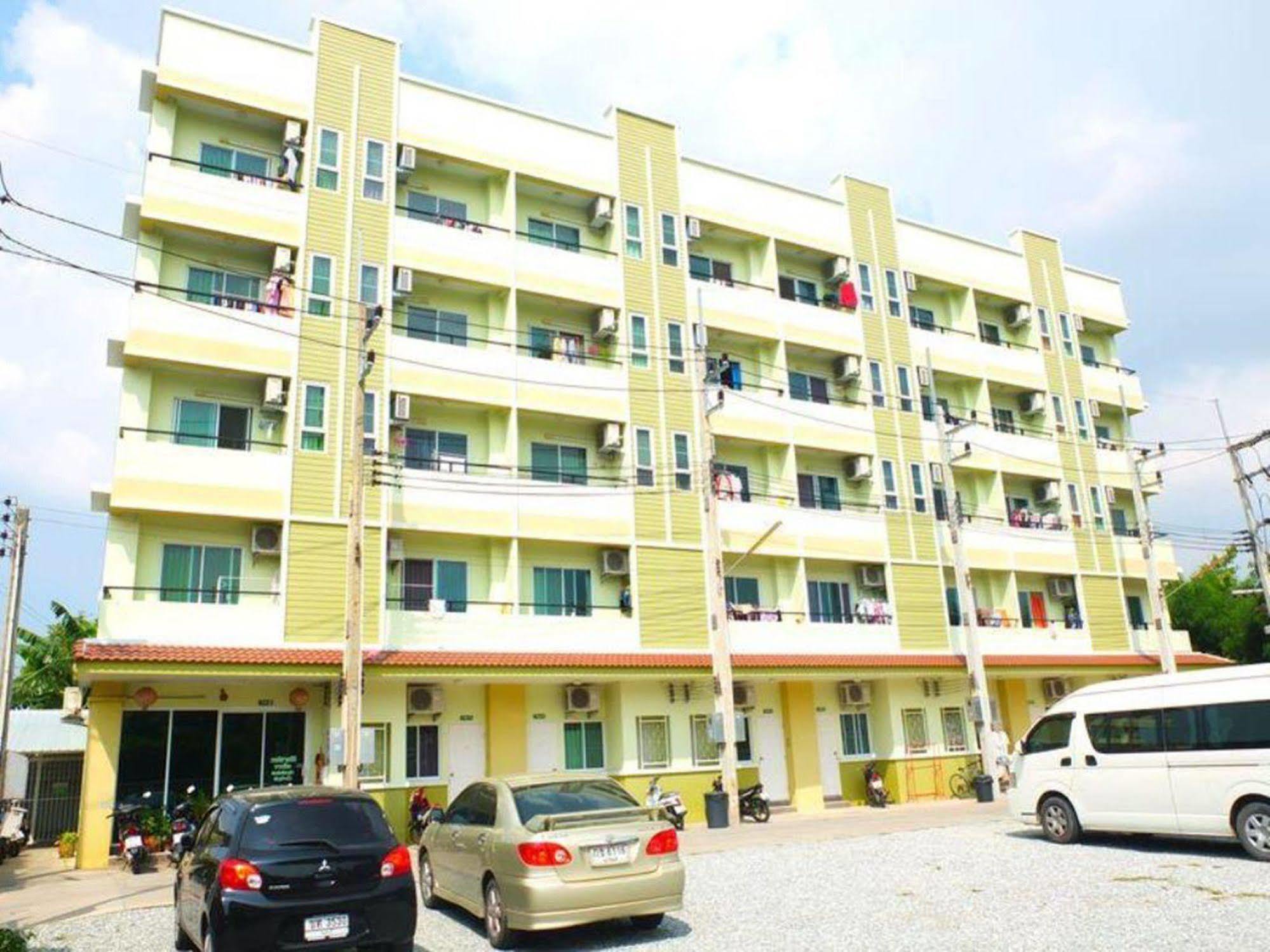 Hotel Wongsaisiri Townhome Chonburi