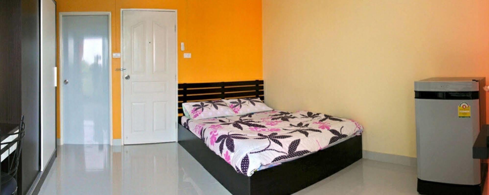 Wongsaisiri Townhome 2*