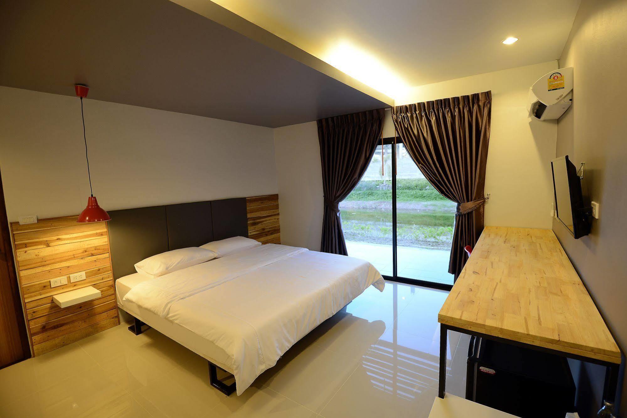 Sabye D At Surat Hotel 3*