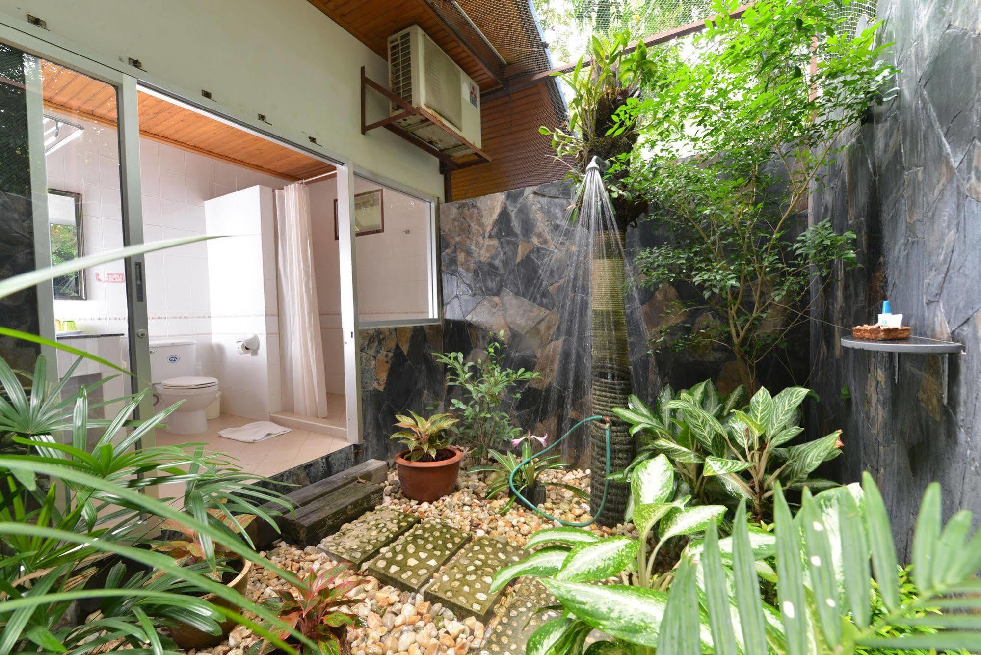Rocky Point Thap Sakae