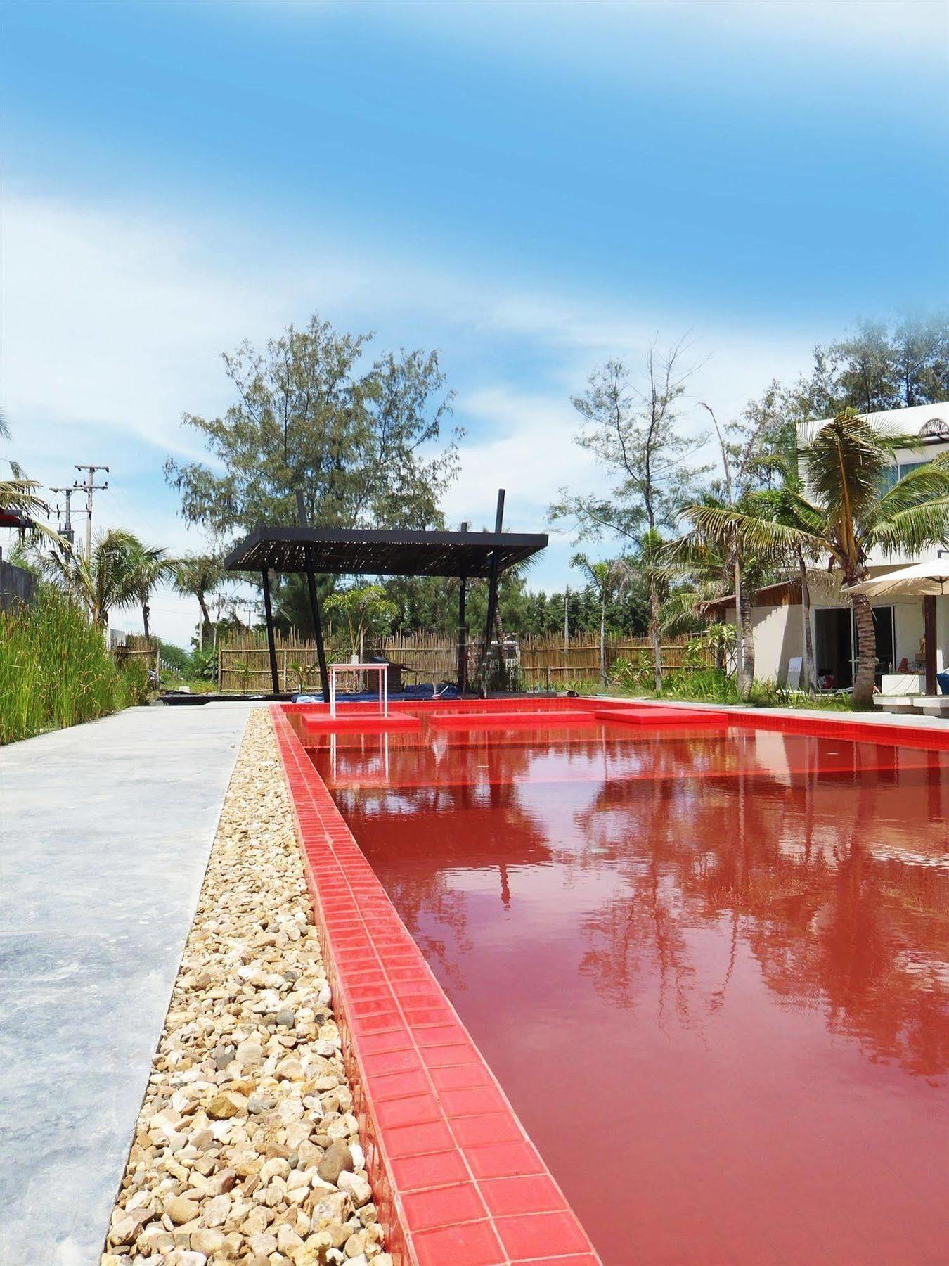 Resort Red Z The Ocean