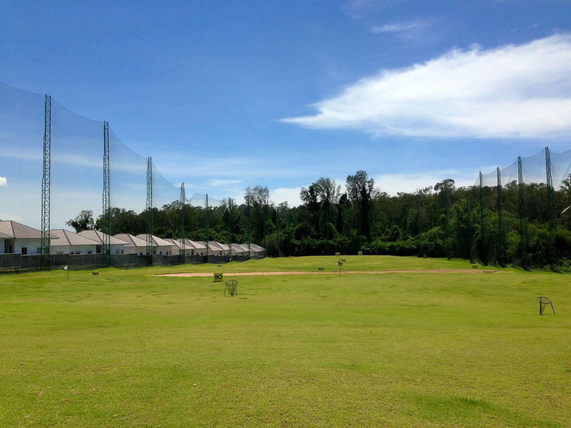 Suwan Driving Range And 3*