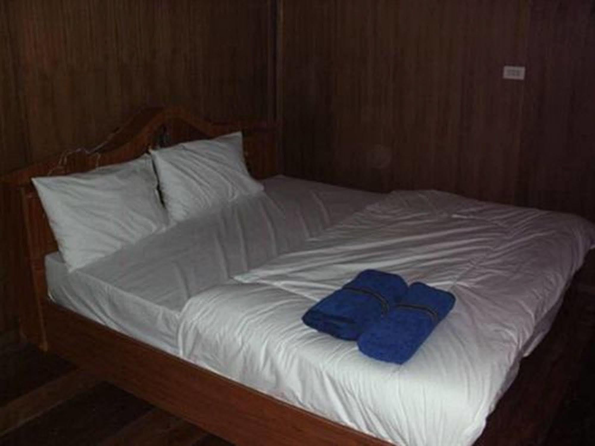 Phu Mok Dok Mai 2*