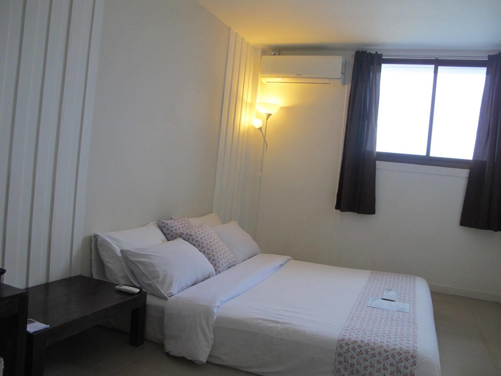 Baan By The Sea Apartment Sattahip