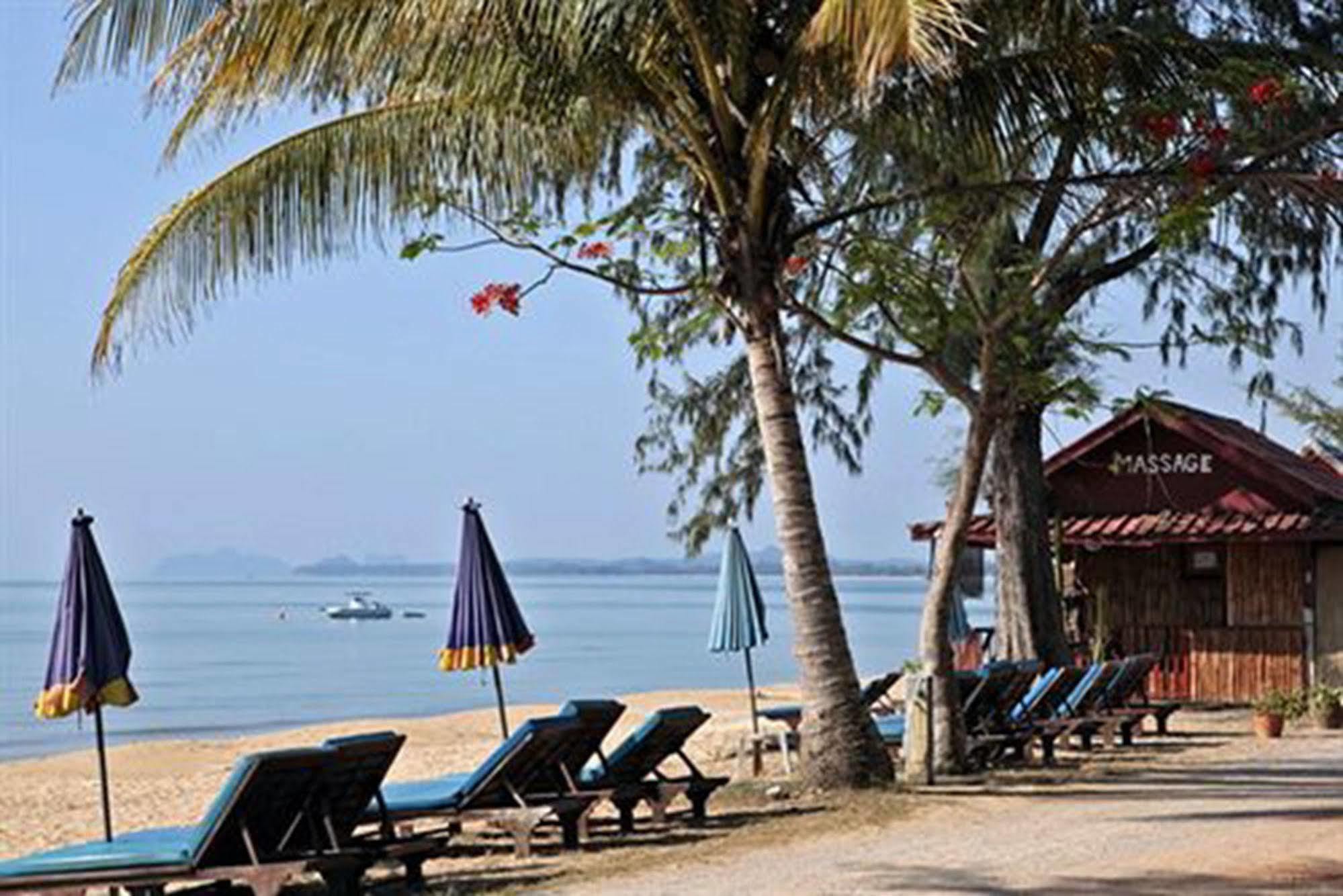 Resort Coral Bangsaphan 3*