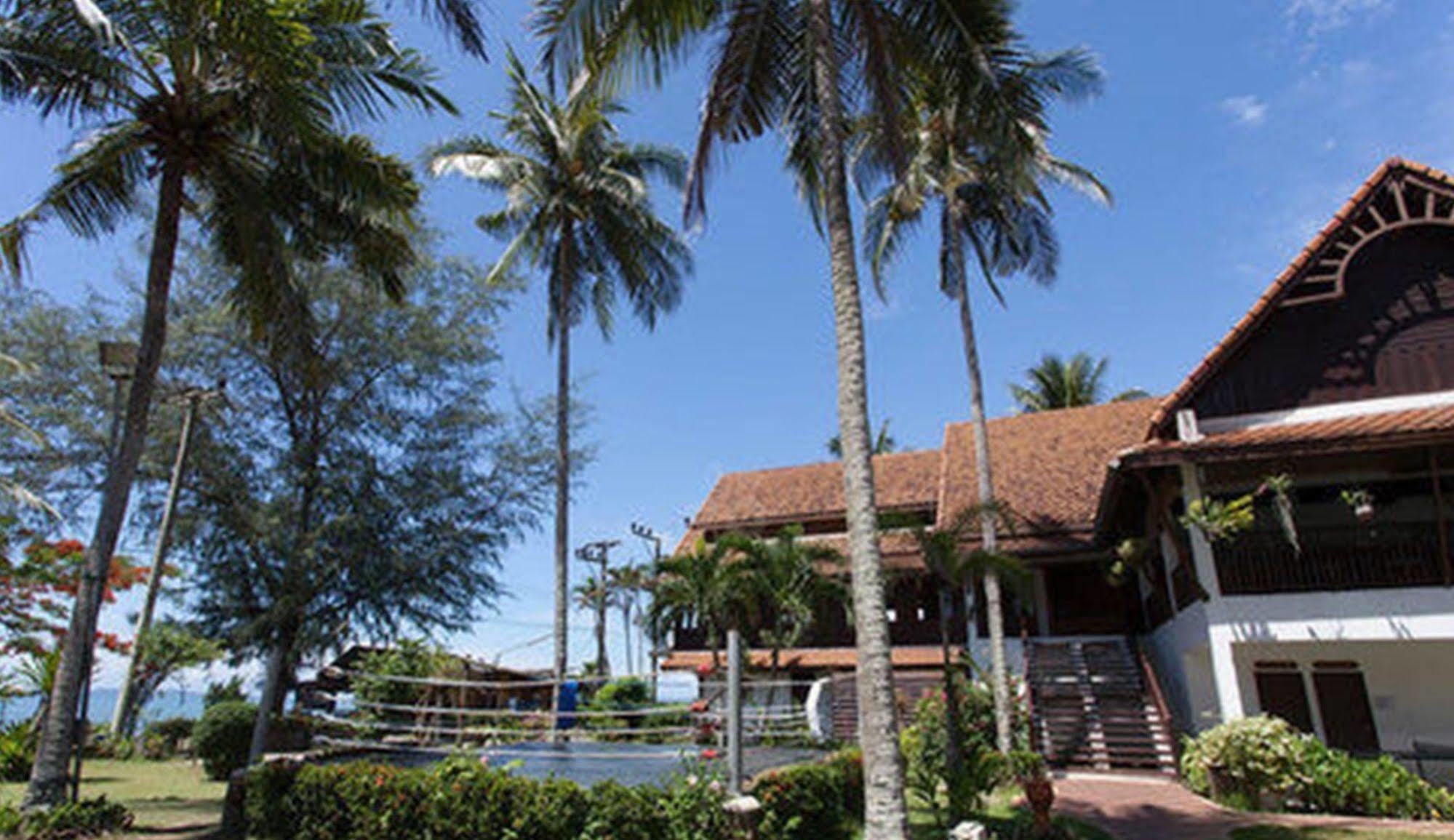 Coral Bangsaphan Resort