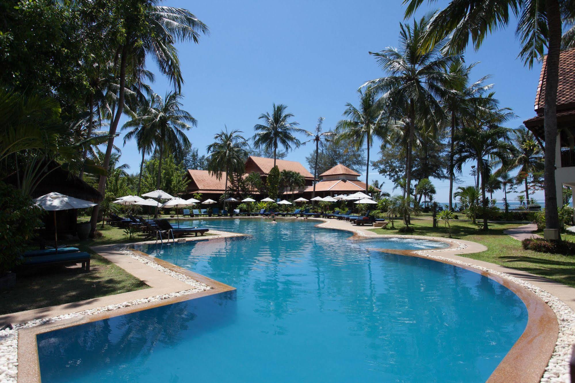 Coral Bangsaphan Resort 3*