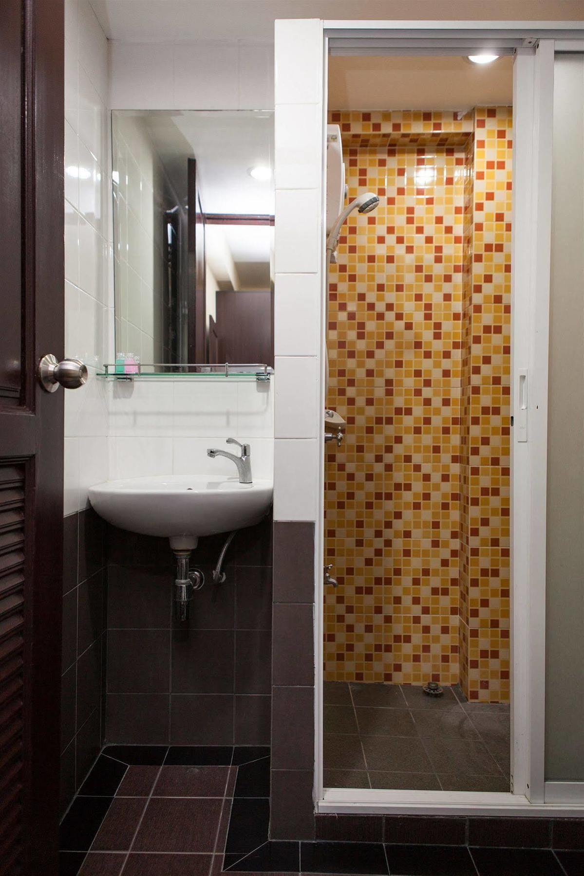 Alisha Hotel Bangkok
