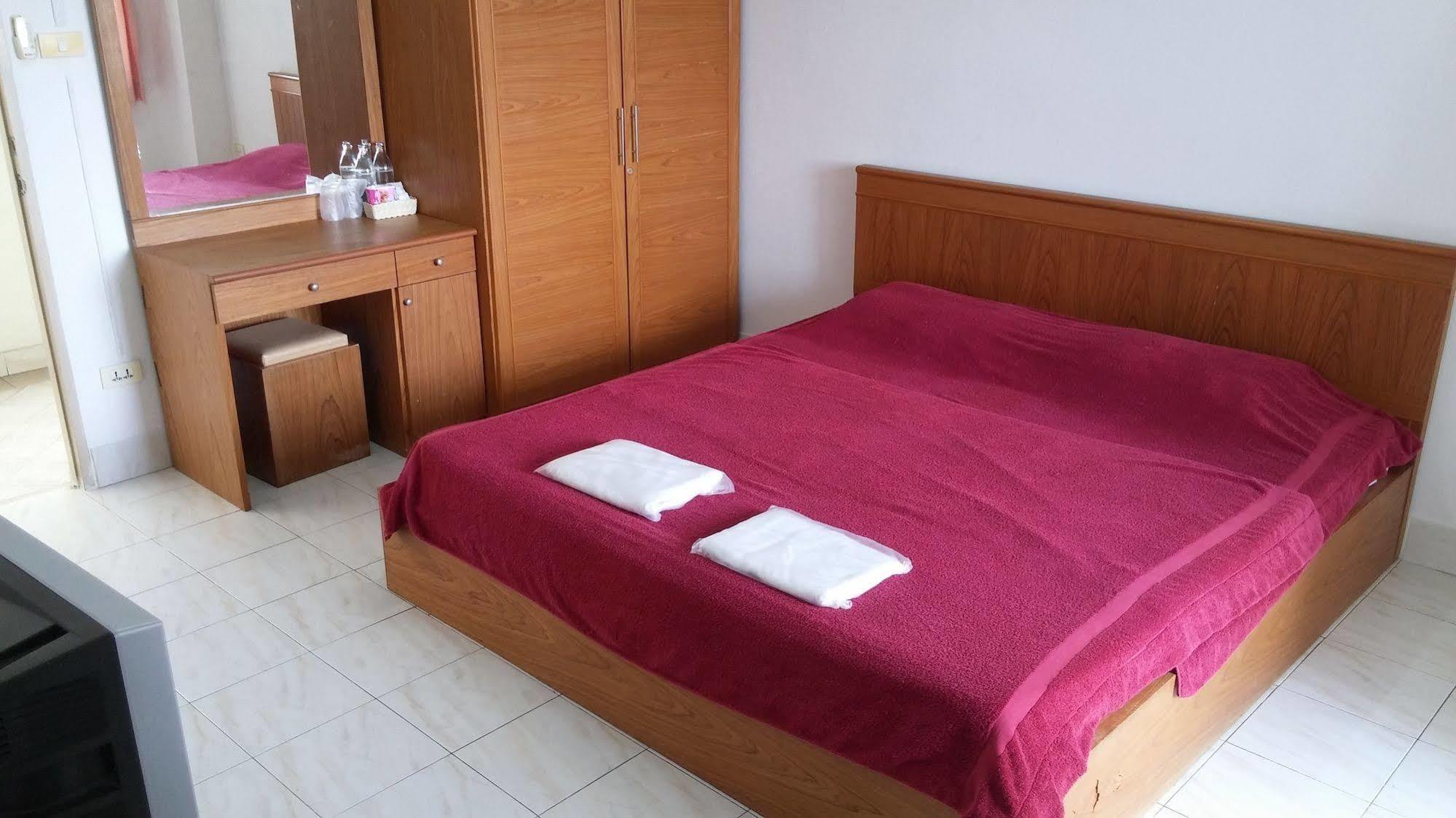 Thanaplace Jaran 34 Hotel 2*