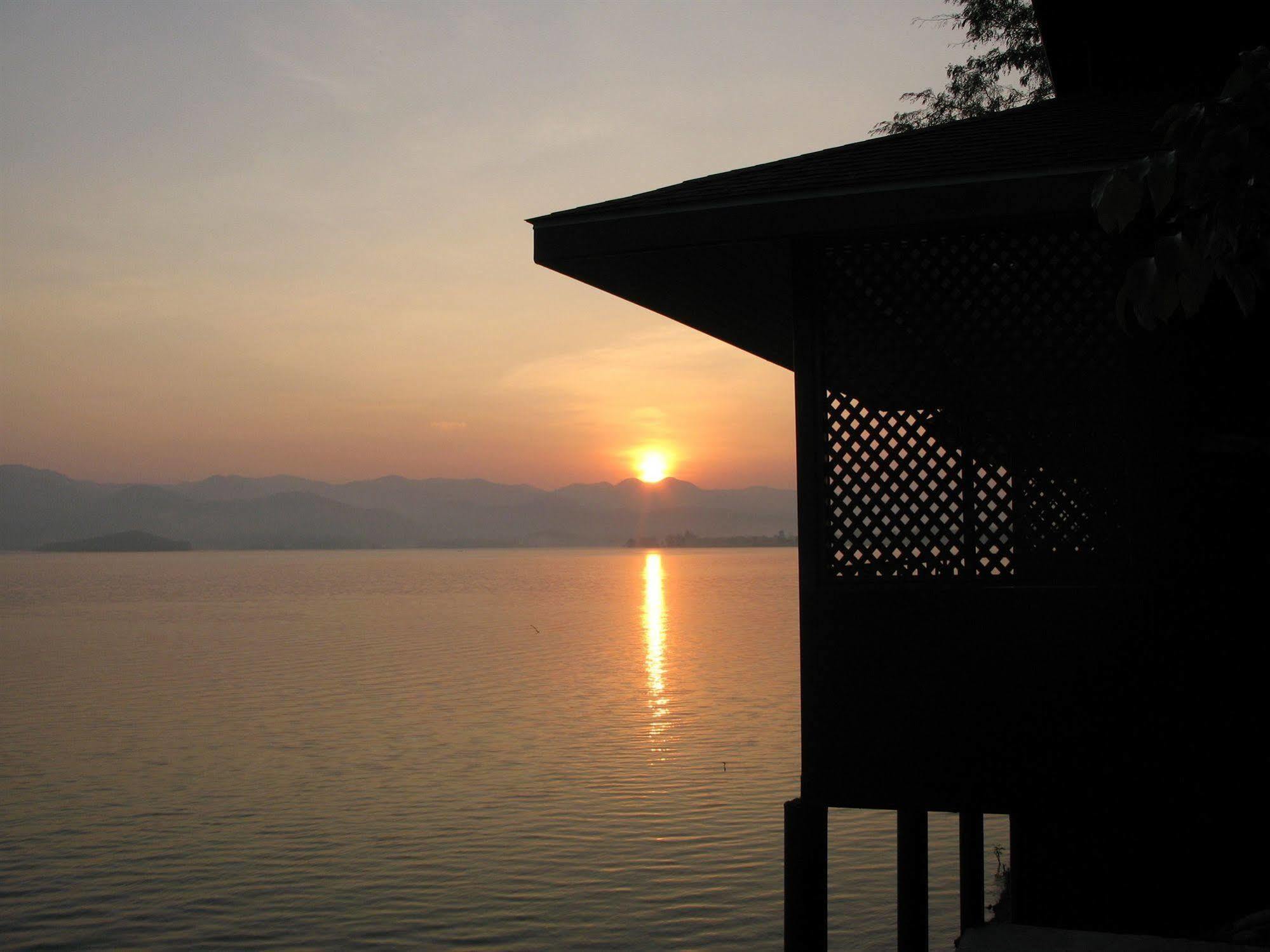 Raya Buri Kanchanaburi 4*
