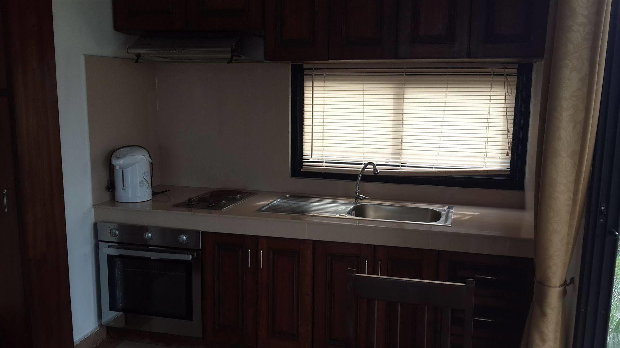 Aparthotel Lakeview Condotel 3*