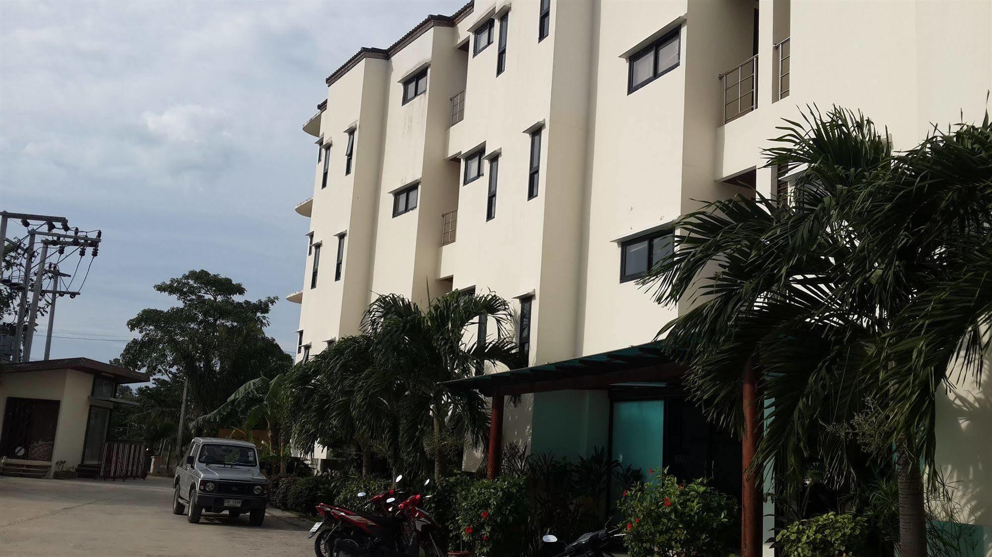Lakeview Condotel 3*