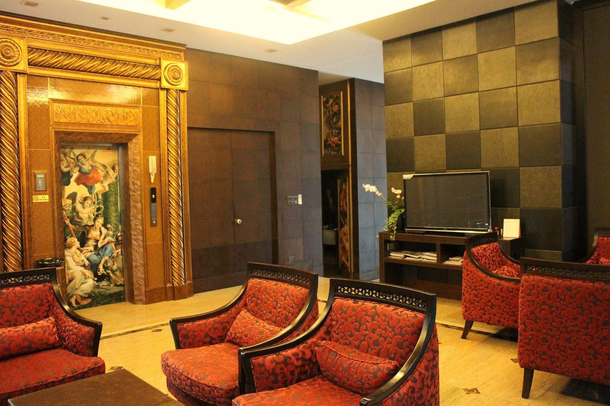 Hotel Maleewana & Ban Bang Muang (Nonthaburi)