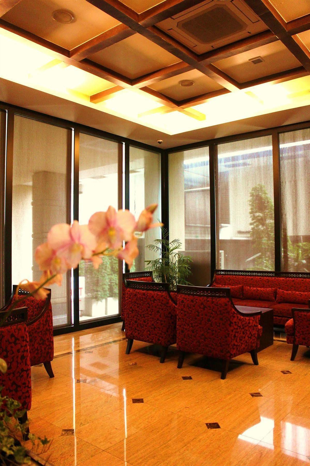 Hotel Maleewana &