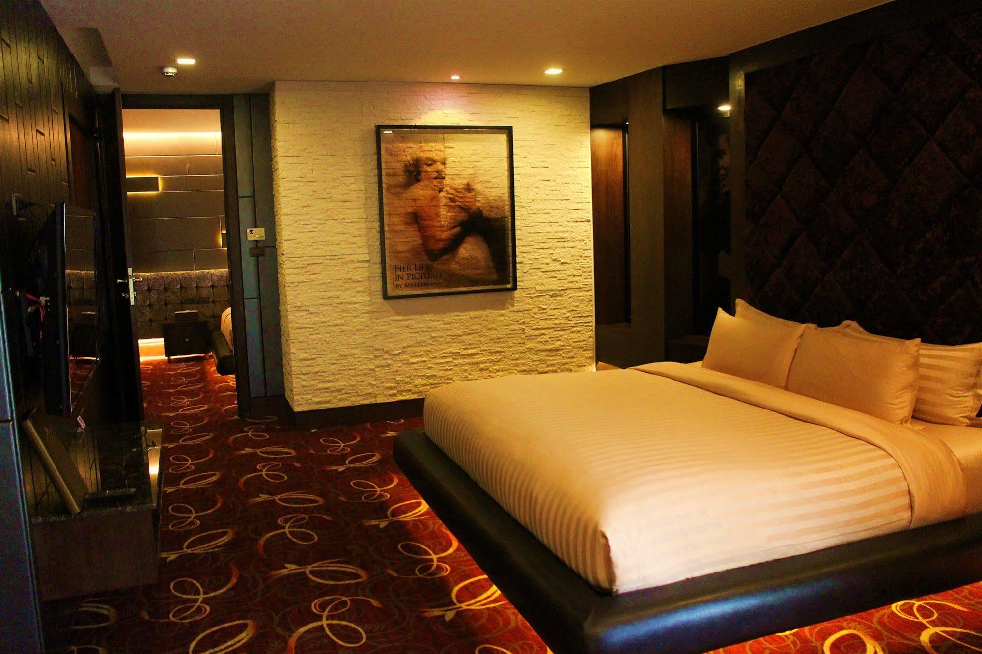 Maleewana & Hotel 3*
