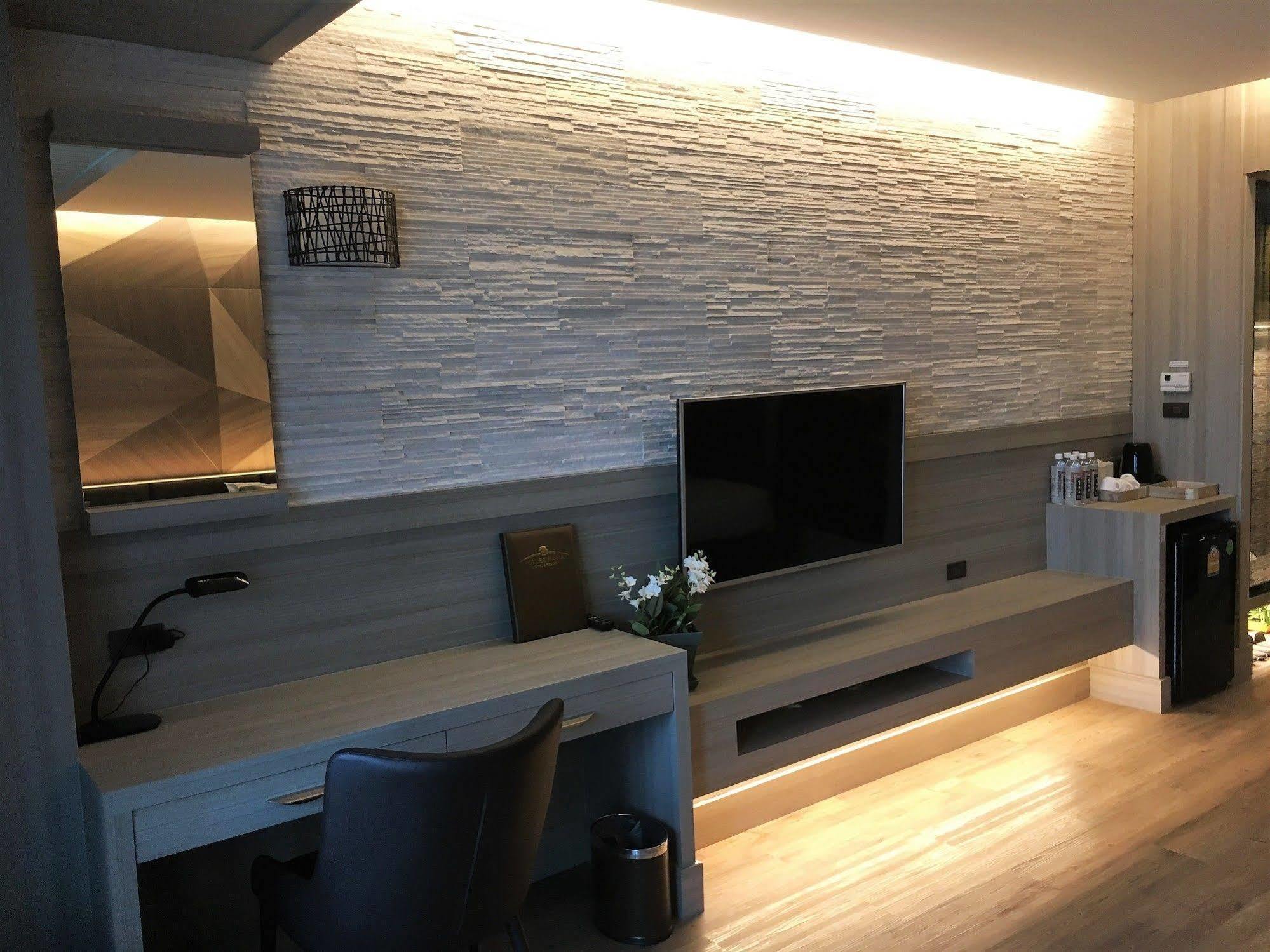 Maleewana & Hotel Ban Bang Muang (Nonthaburi)