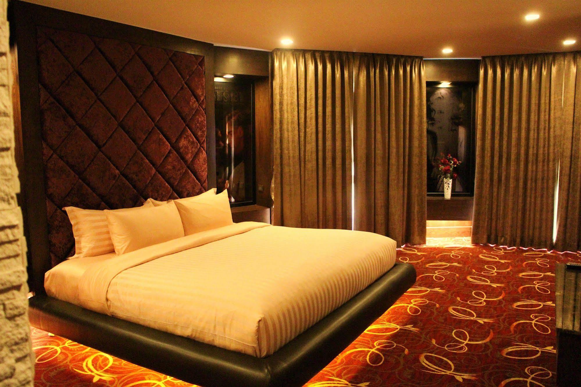Maleewana & Hotel Ban Bang Muang (Nonthaburi)