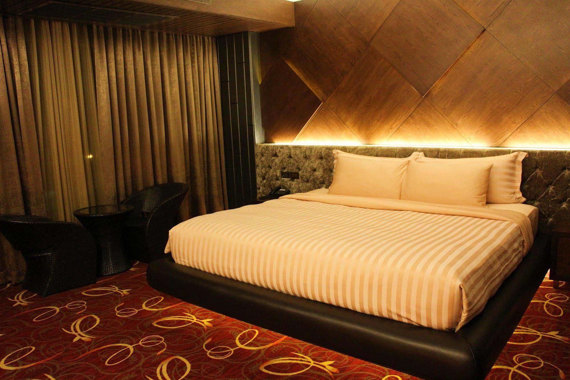 Hotel Maleewana &