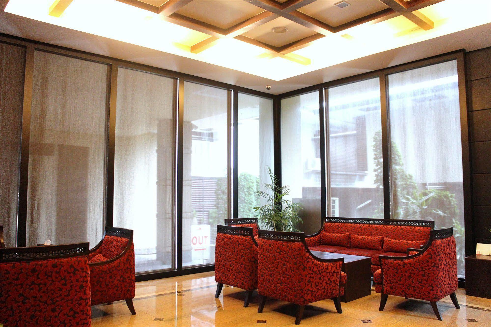 Hotel Maleewana & 3*