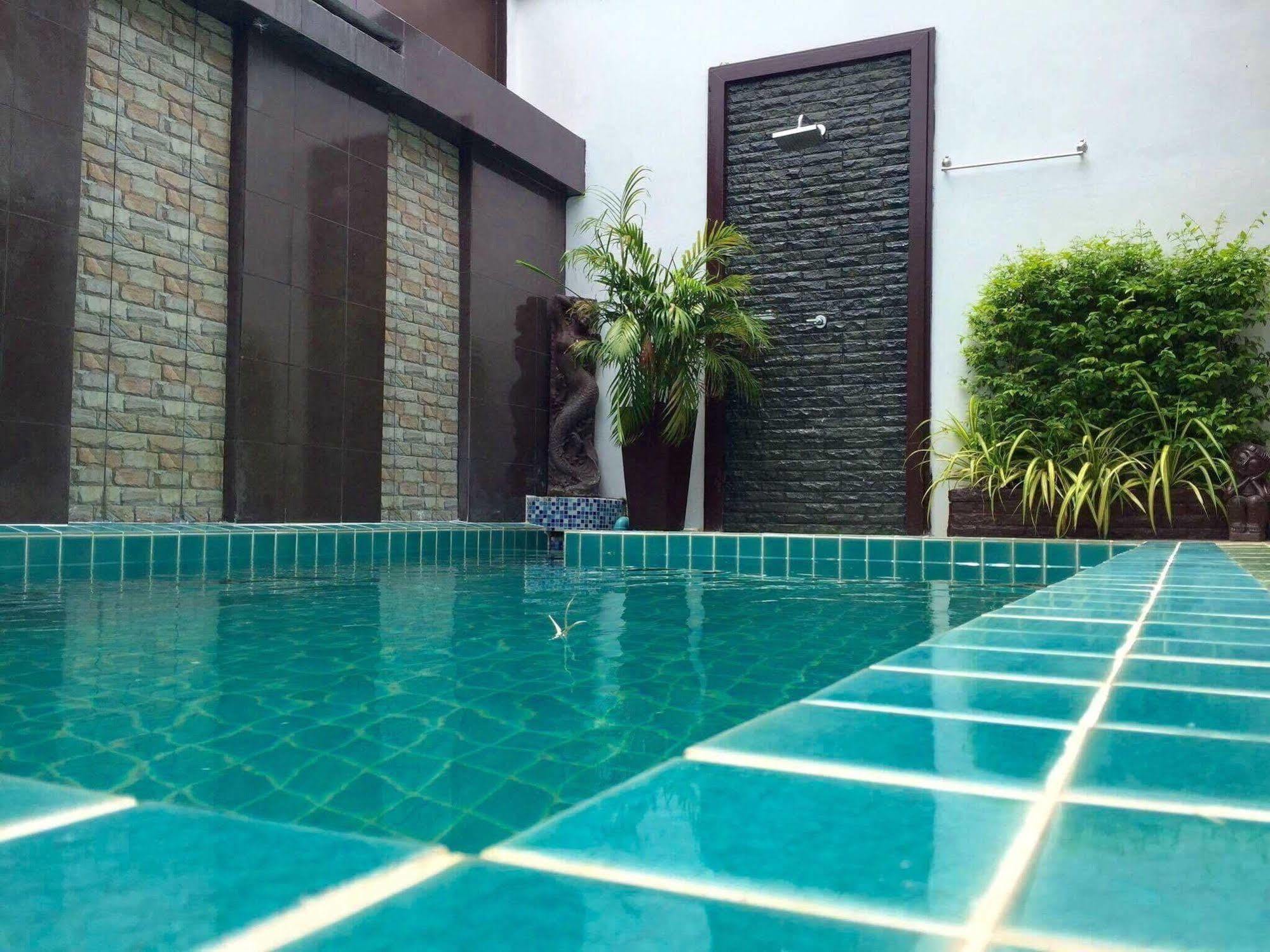 Resort The Vista Pool