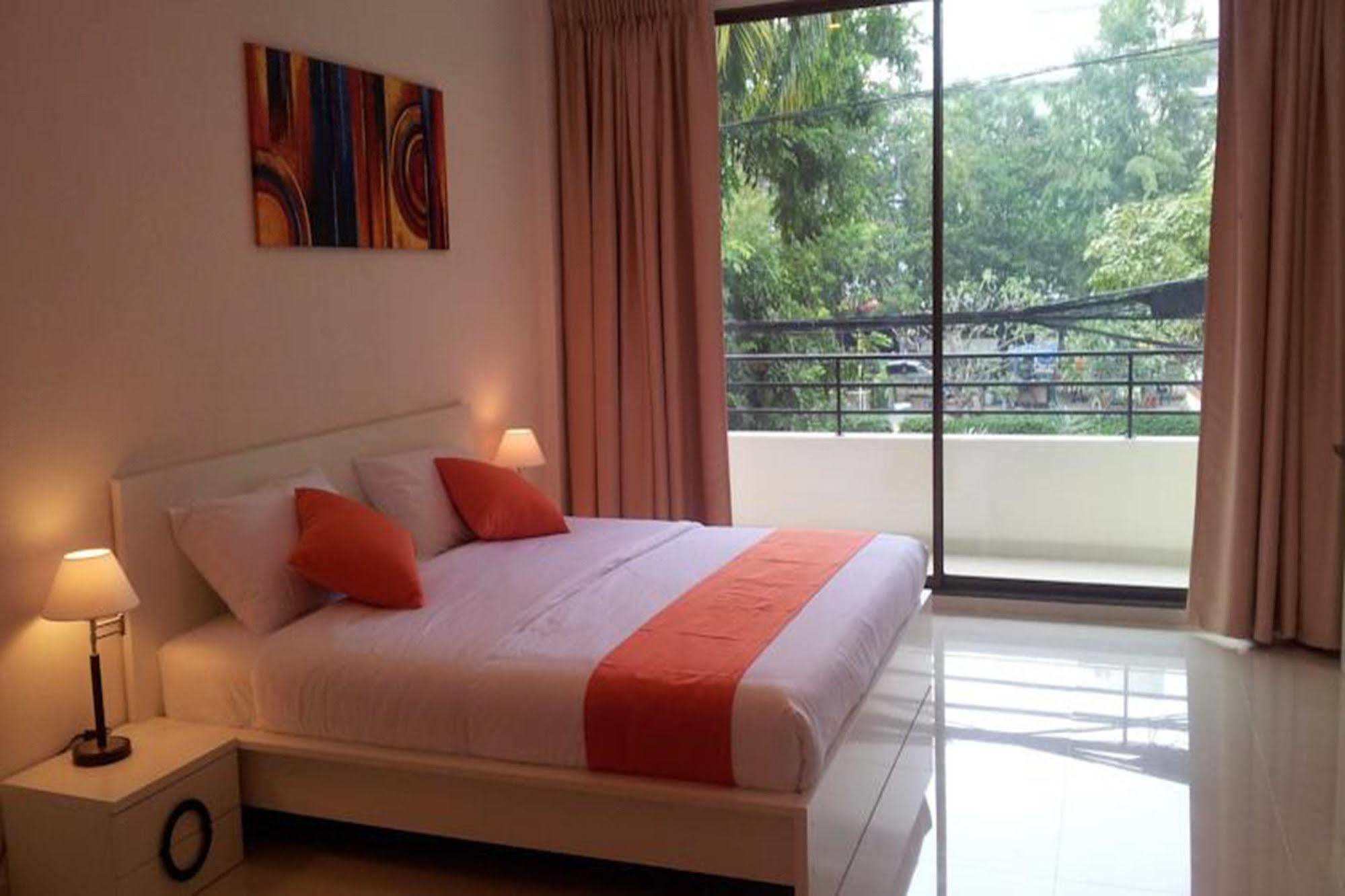 Casa de hóspedes Sunny Praia de Jomtien