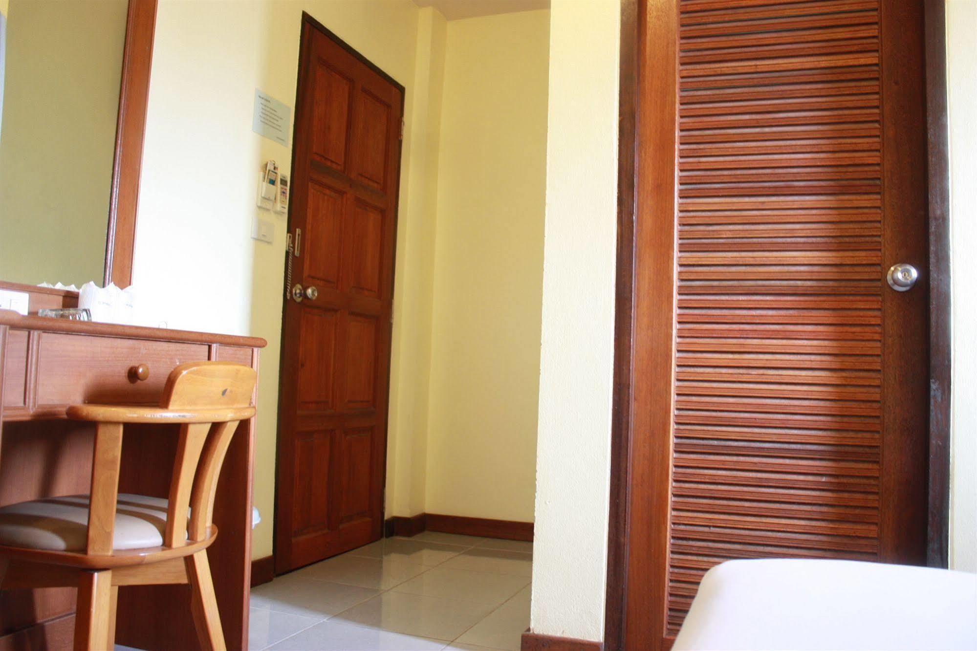 Hostel Amorn Mansion