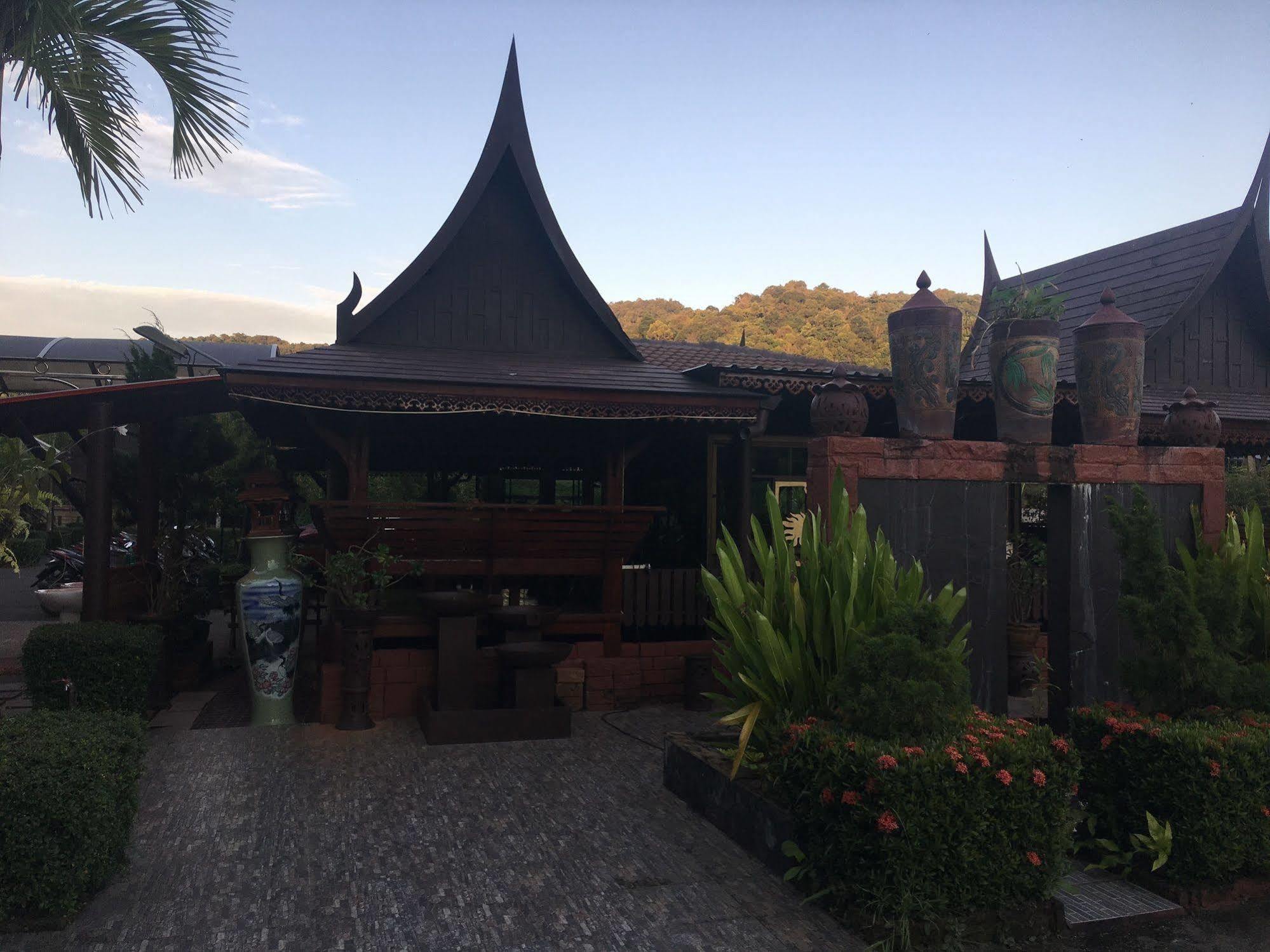 Resort Maleedee Bay