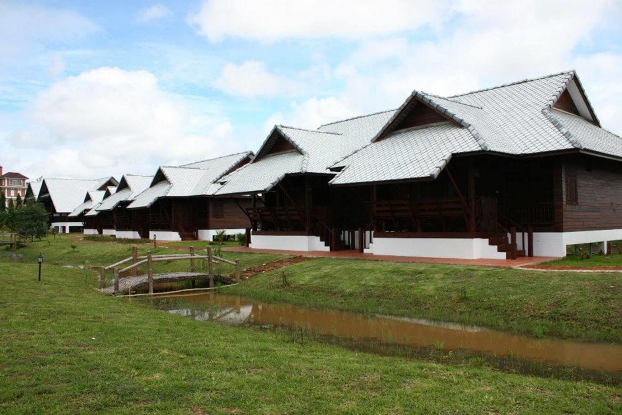 Apirata Resortnan 3*