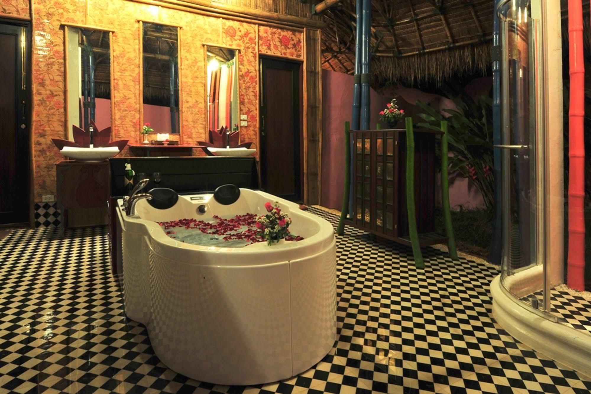 Reewa Waree Resort