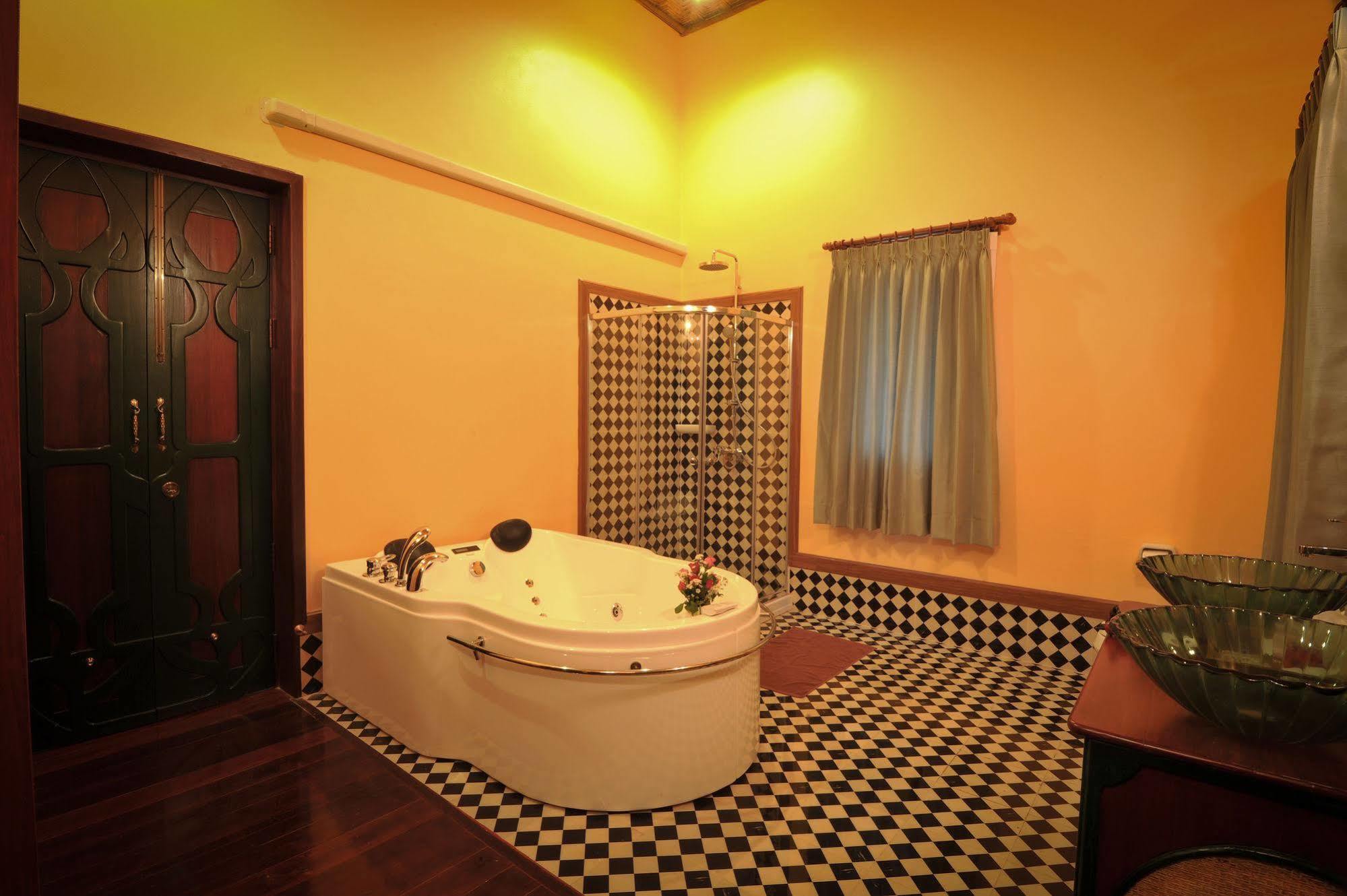 Resort Reewa Waree Resort 4*