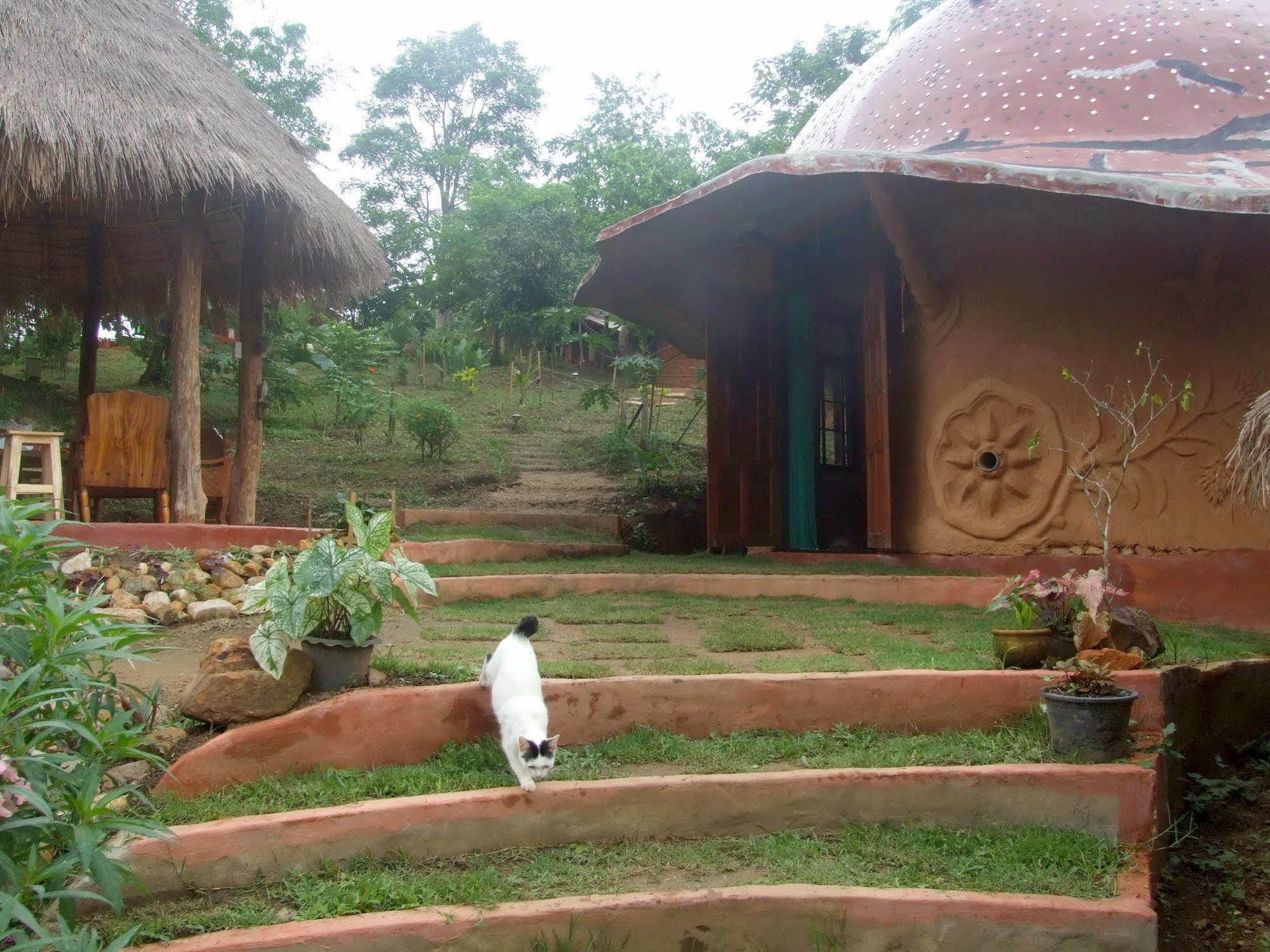Bed & Breakfast Roundhouses Chiang Dao
