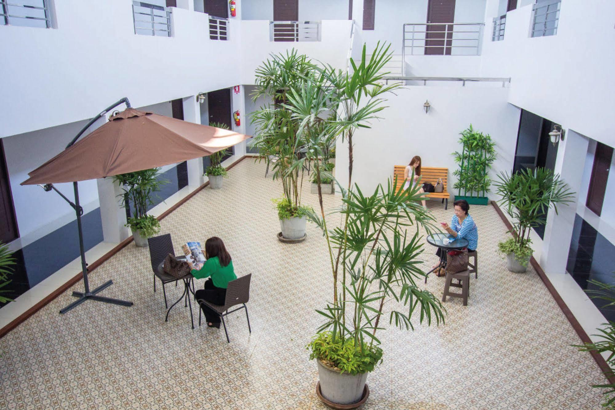 Hotel Maison De Cheer 2*