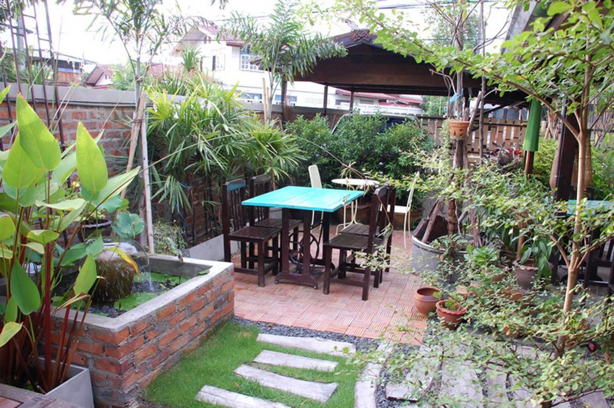 The Outside Hotel 3*