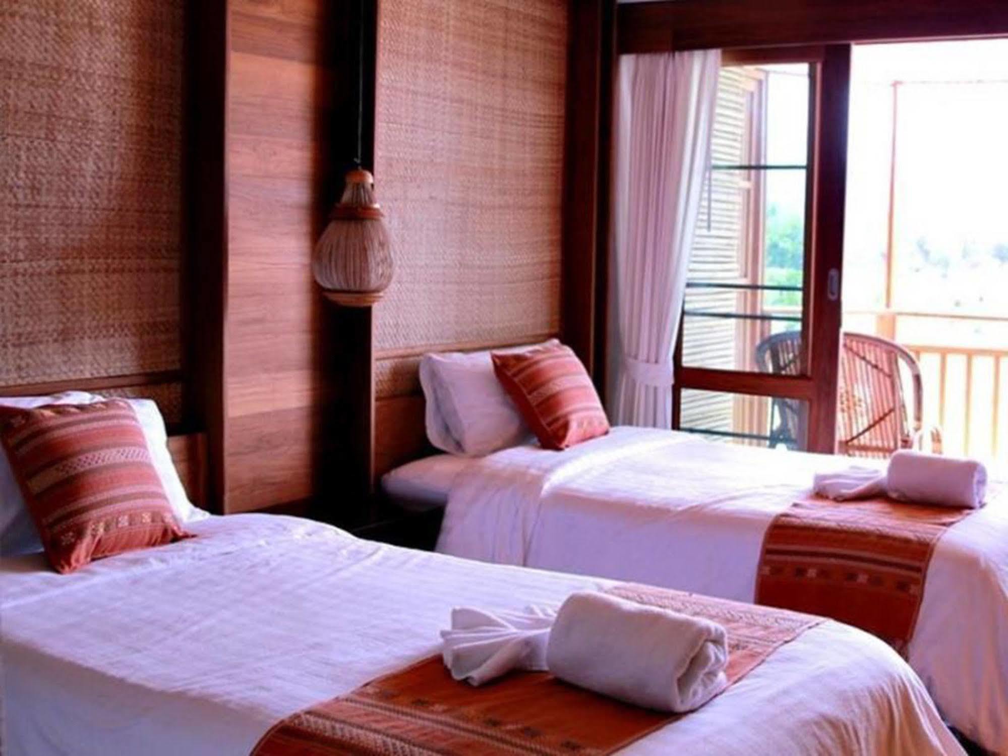 River Bank Resort 3*
