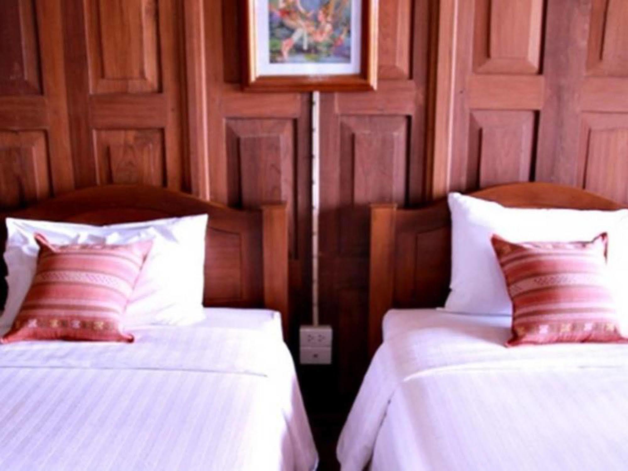 Resort River Bank 3*