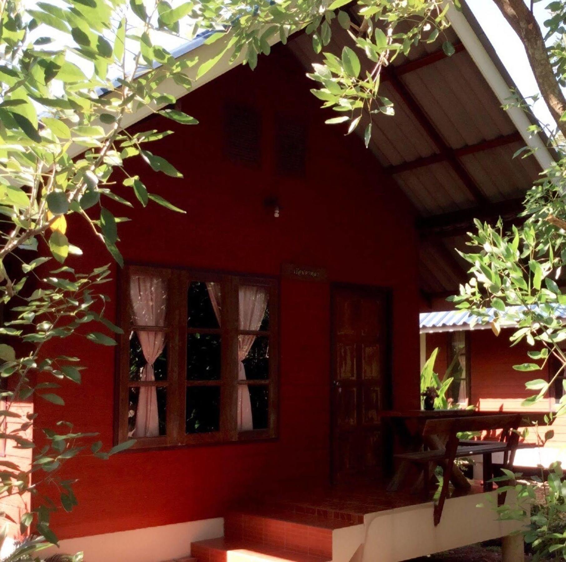 Baan Suan Phidchamika Resort 3*