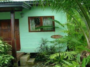 Resort Baan Po Ngam 3*