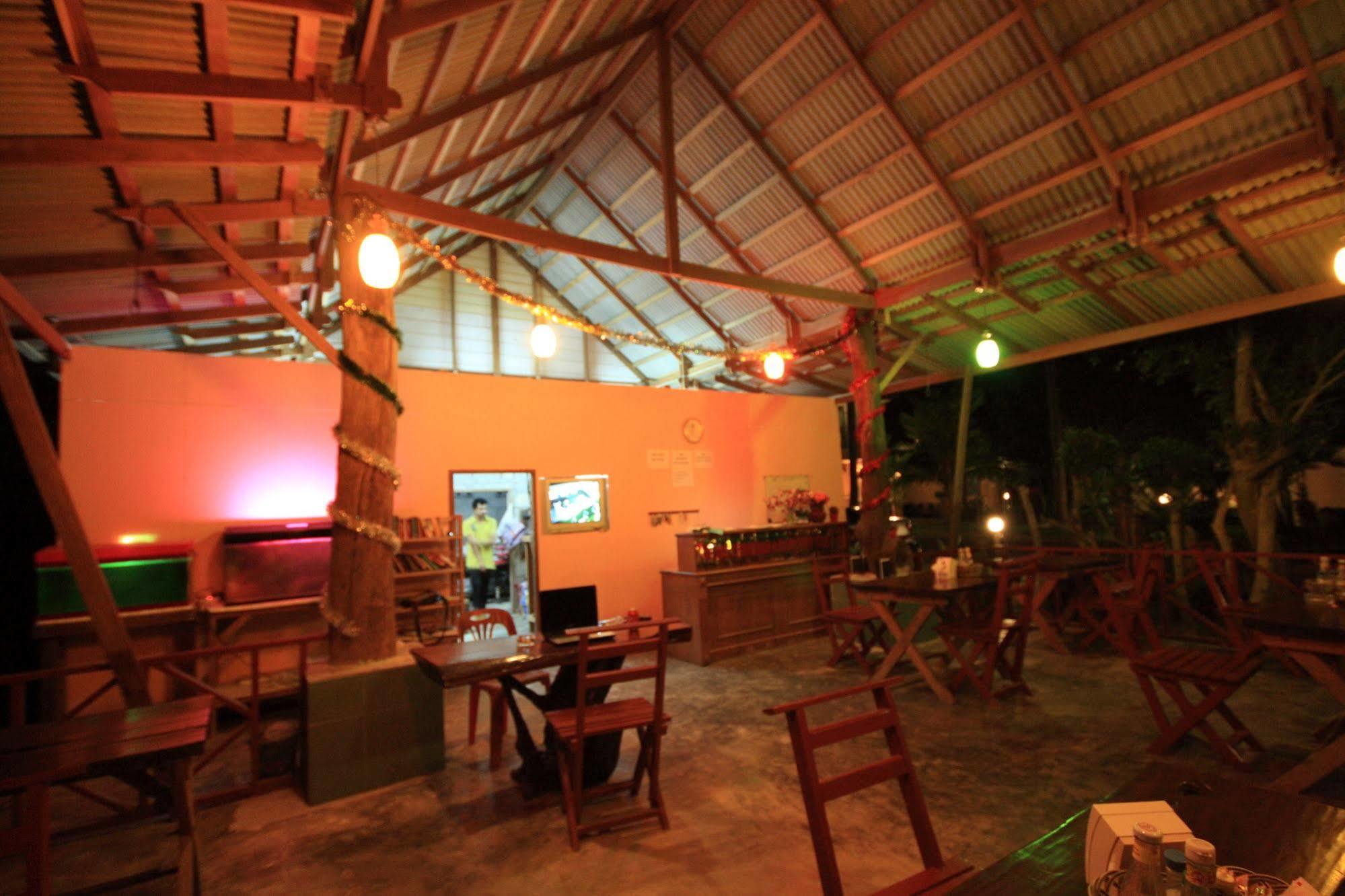 Aonang Side Guest house 2*