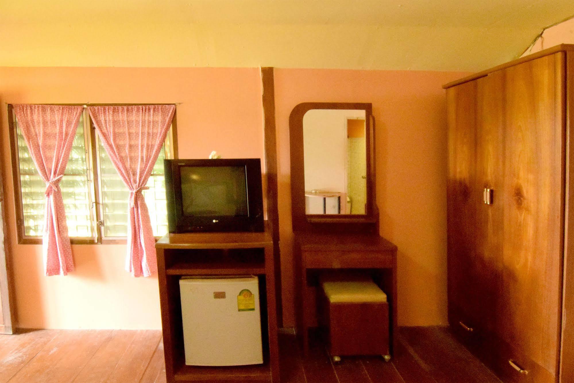Aonang Side Guest house 2*