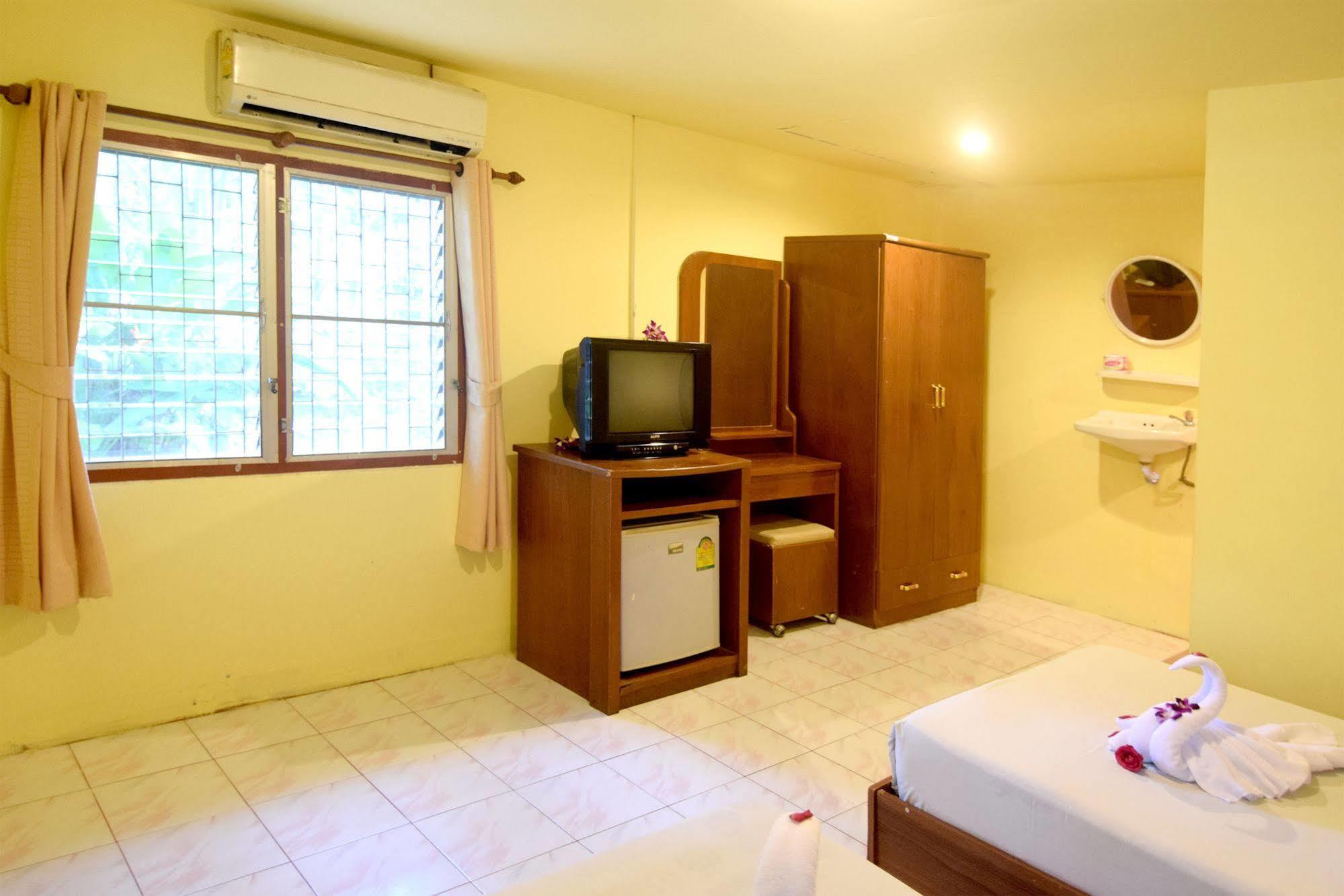 Aonang Side Guest house 2*