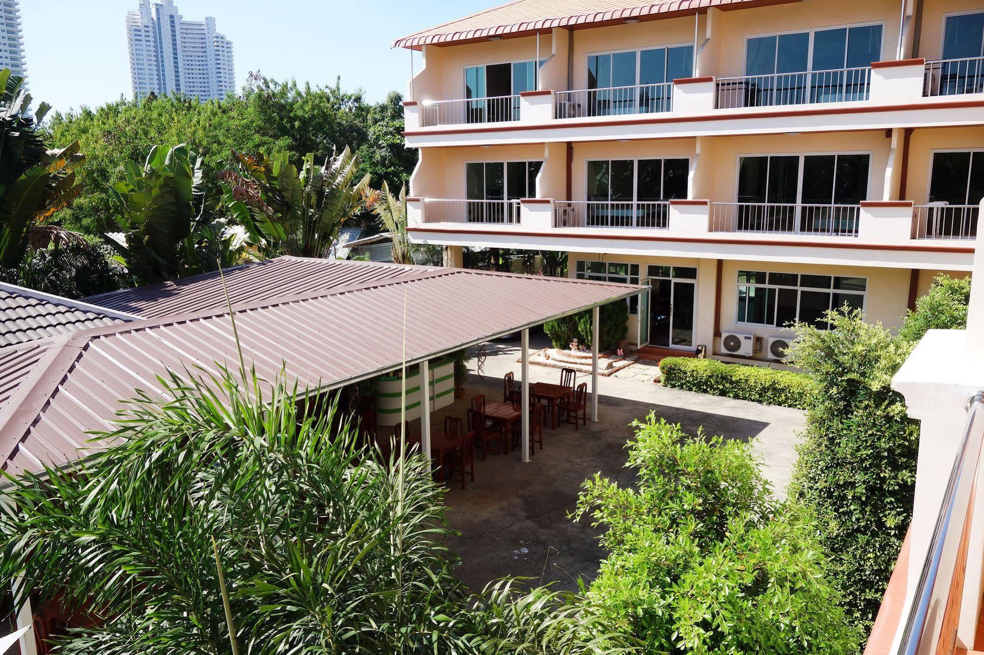 Jungle Resort 3*