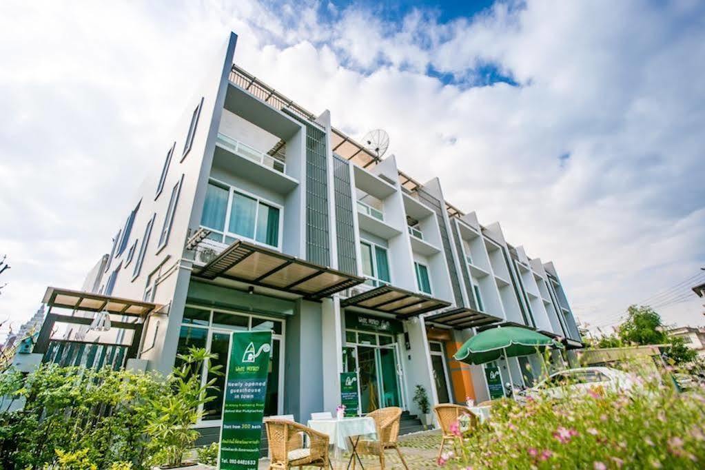 White Monkey Guest house Phetchaburi