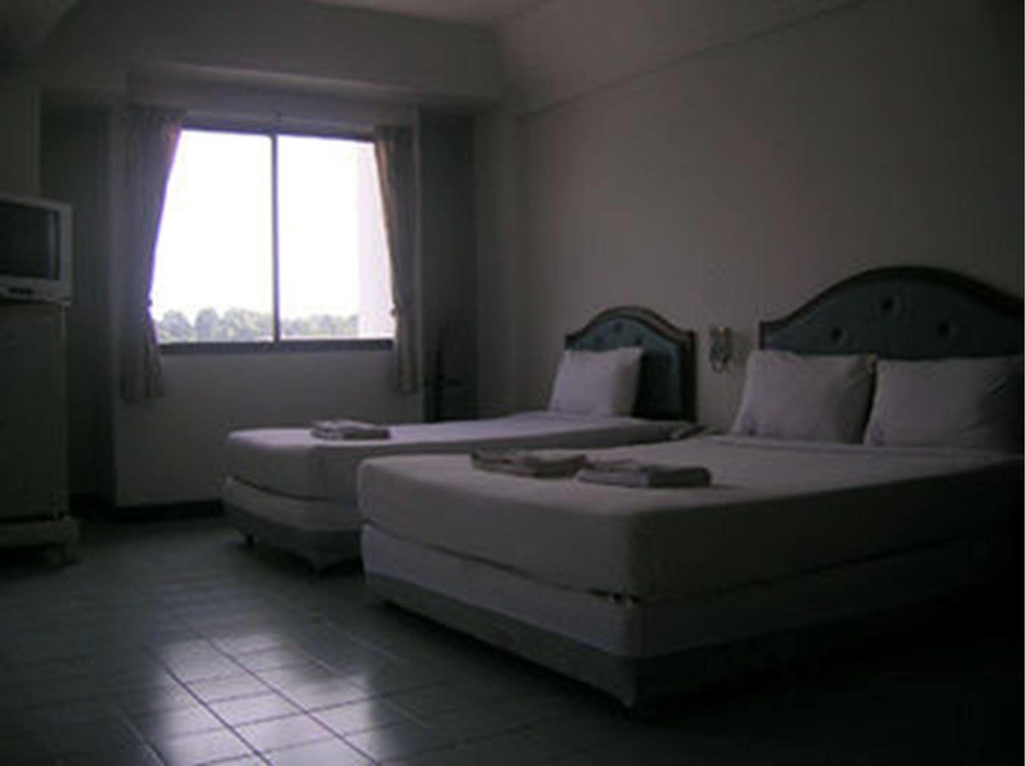 Grand Mansion Hotel 2*