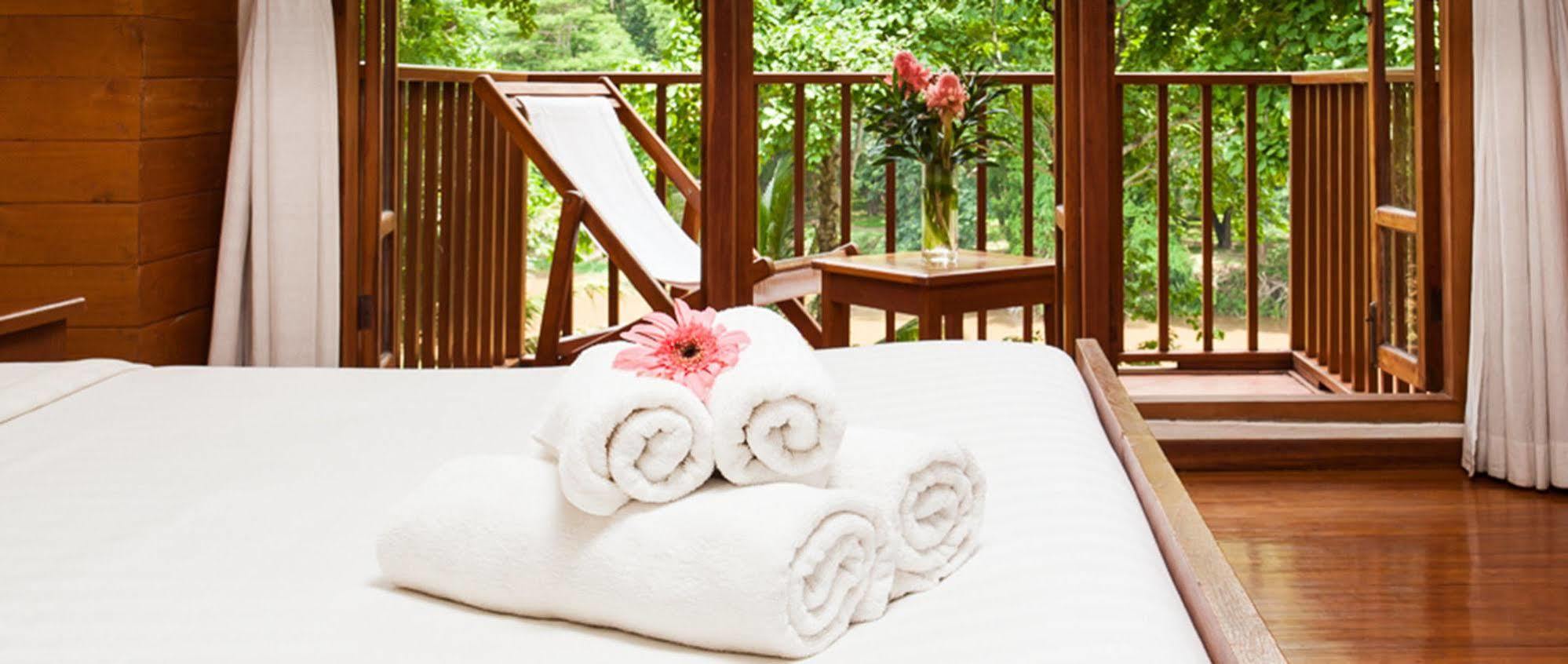 Resort Riverhouse Mae Sariang