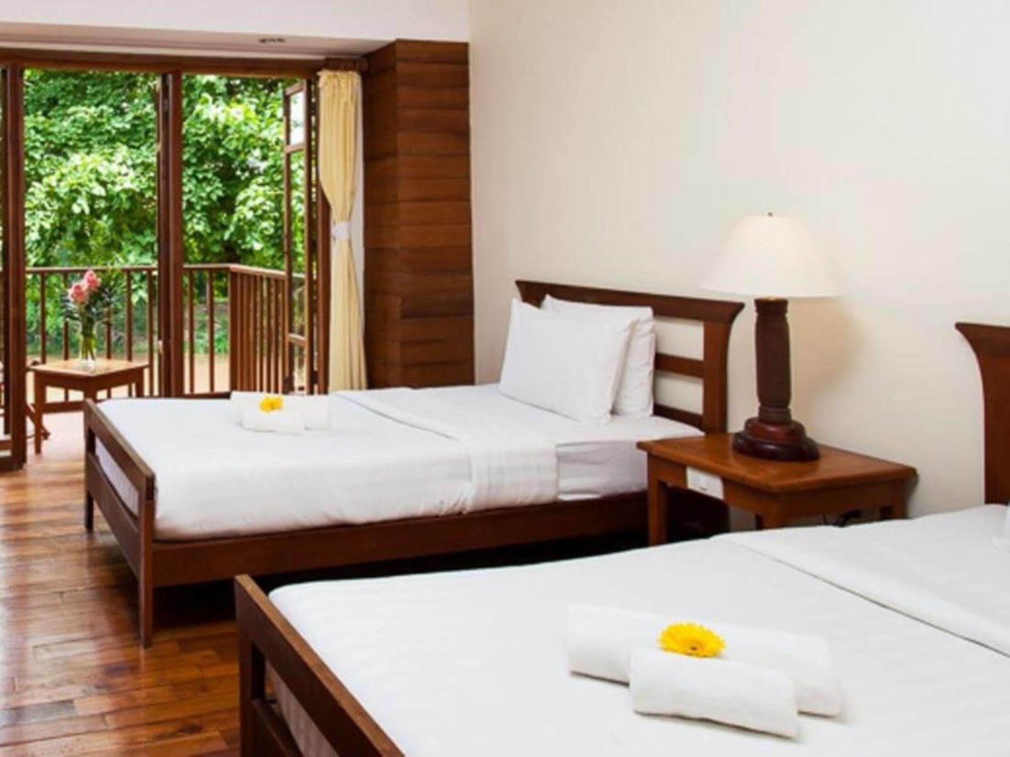 Riverhouse Mae Sariang